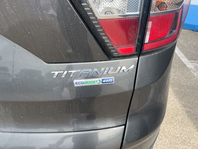 2017 Ford Escape Titanium photo 4