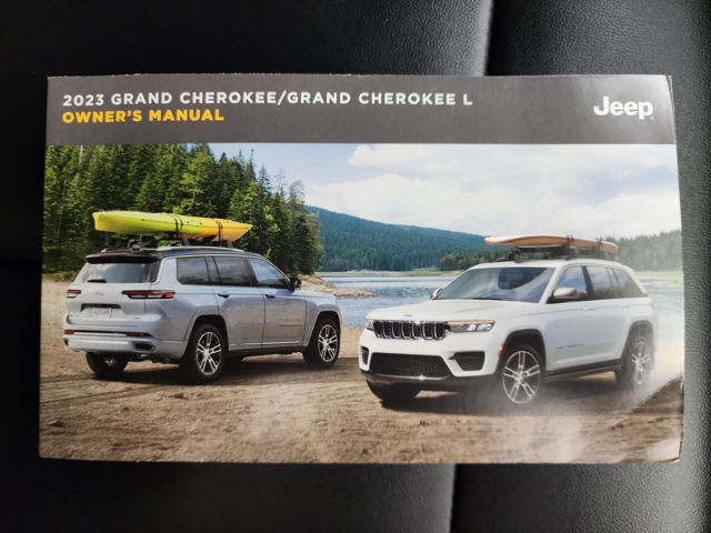 2023 Jeep Grand Cherokee Limited photo 9