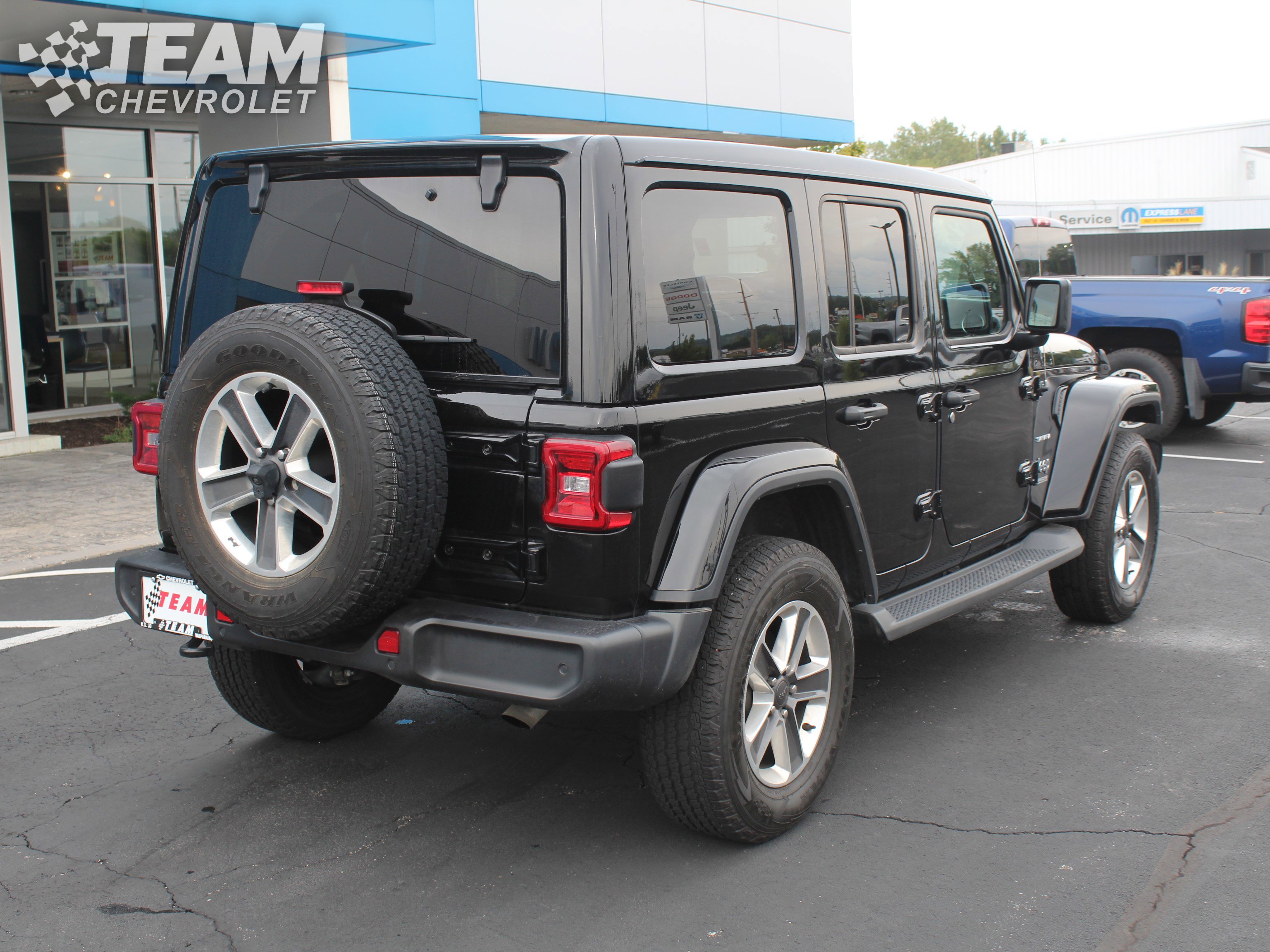 2022 Jeep Wrangler Unlimited Sahara photo 3