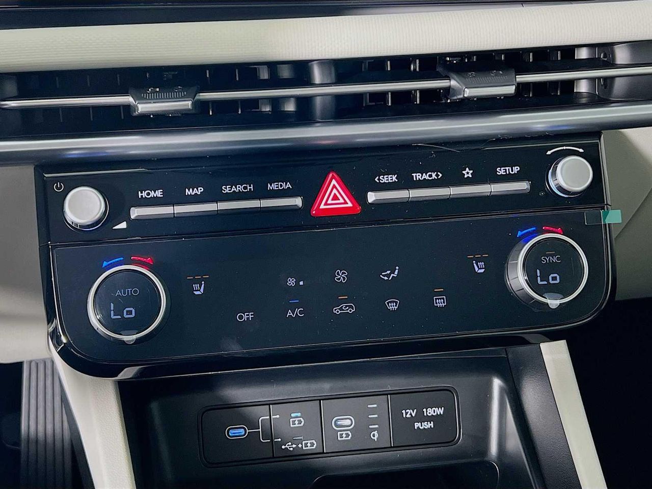 2025 Hyundai Tucson SEL photo 8