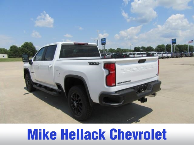 2025 Chevrolet Silverado 2500HD LT photo 4