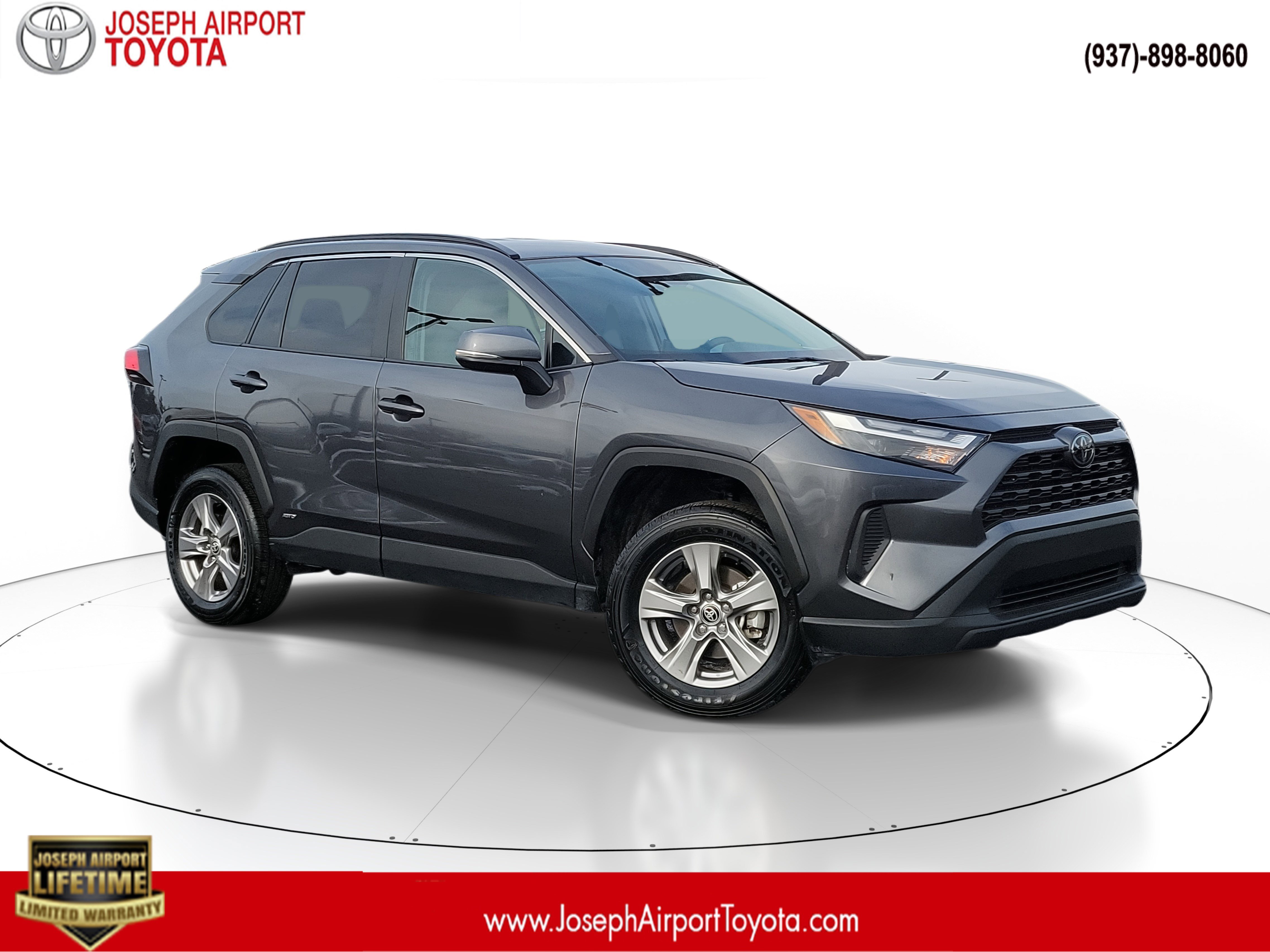 2025 Toyota RAV4 XLE's photo