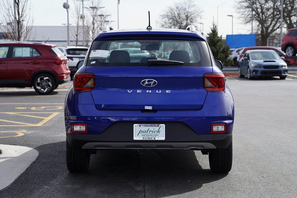 2025 Hyundai Venue SEL photo 3