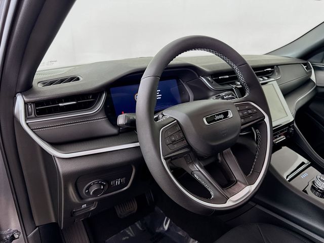 2025 Jeep Grand Cherokee Laredo X photo 9