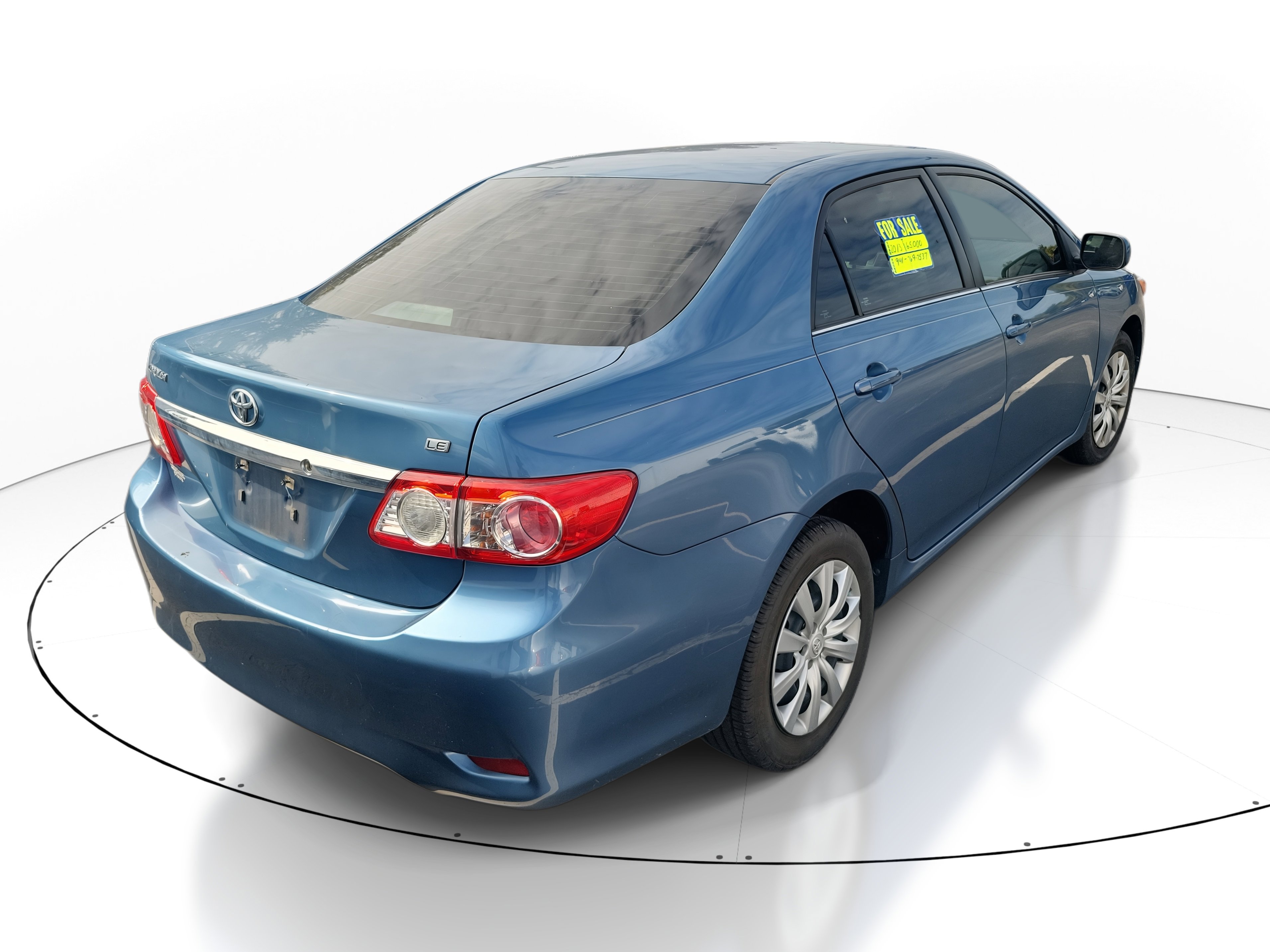 2013 Toyota Corolla LE photo 5
