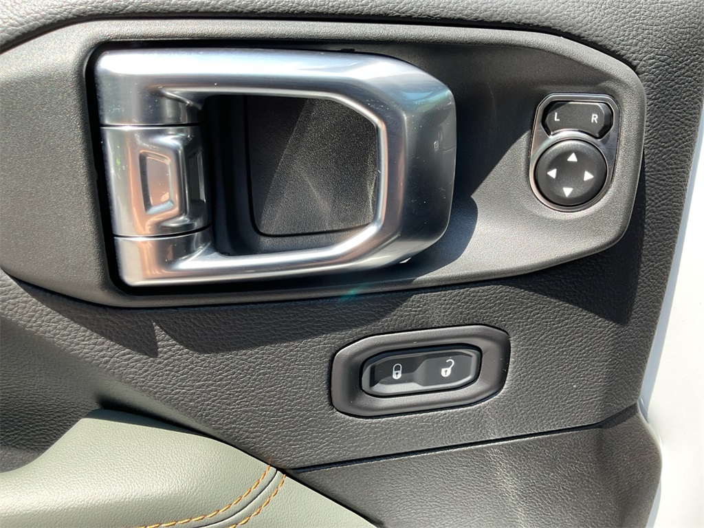 2025 Jeep Gladiator Mojave photo 27