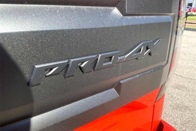 2025 Nissan Frontier PRO-4X photo 9