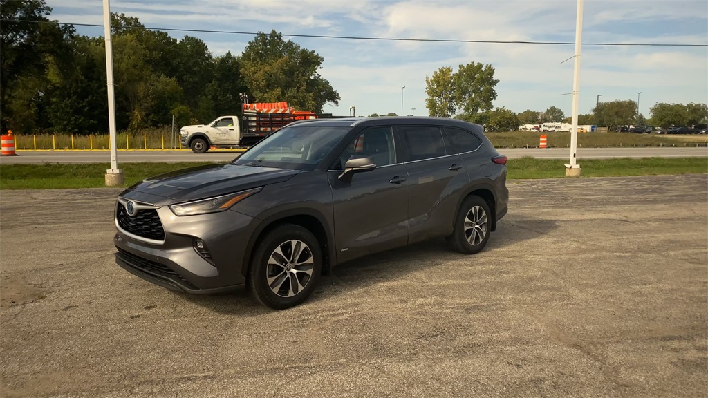 2023 Toyota Highlander Hybrid XLE photo 4