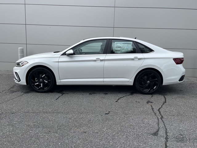 2026 Volkswagen Jetta SE photo 13