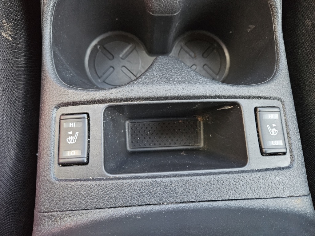 2017 Nissan Rogue SV photo 23