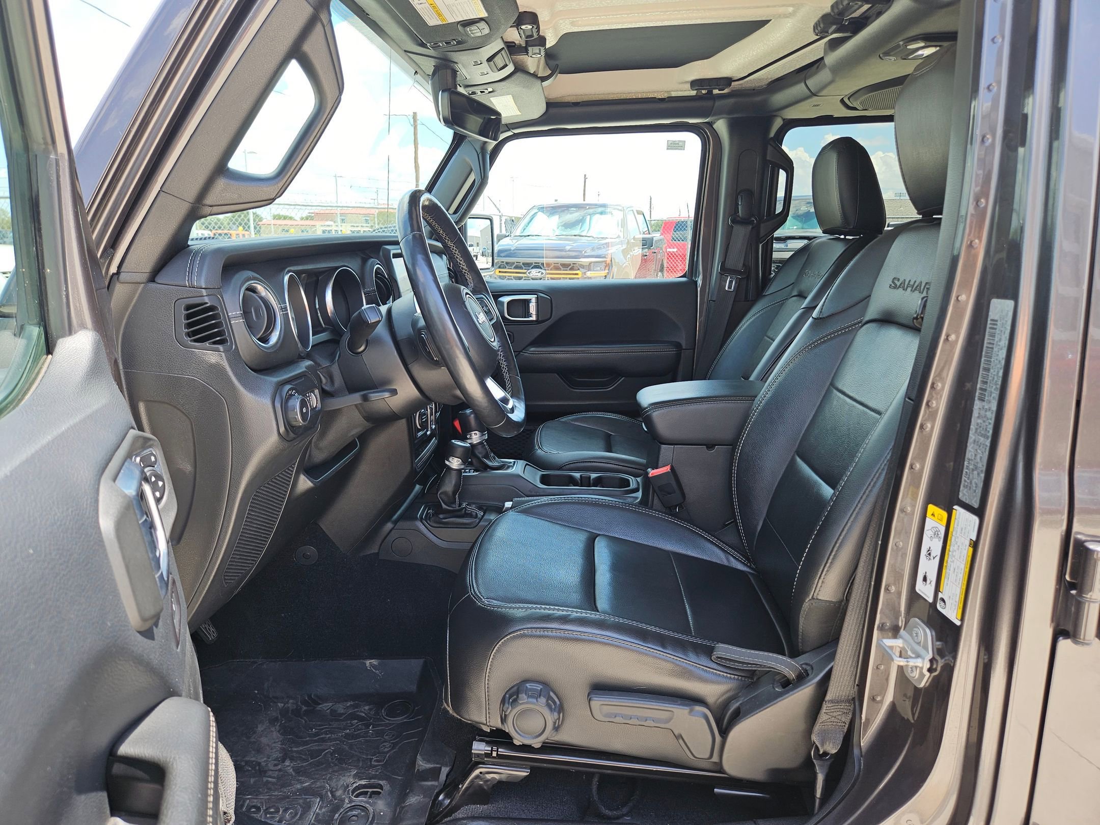 2018 Jeep Wrangler Unlimited Sahara photo 8