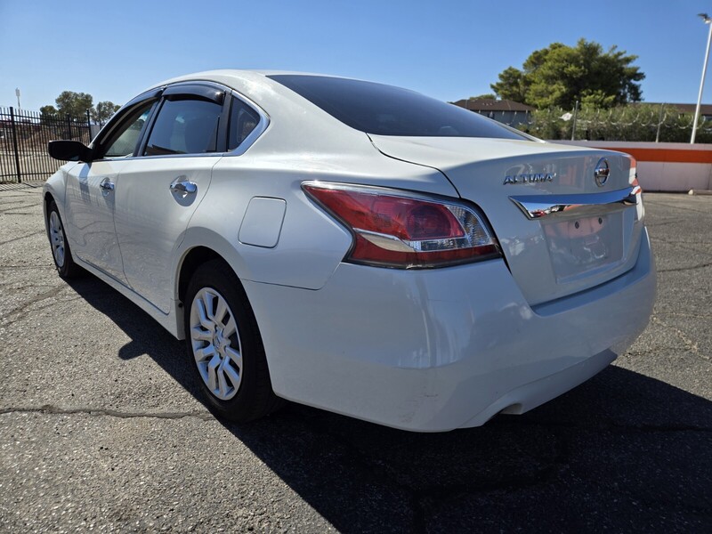 2015 Nissan Altima 2.5 S photo 3