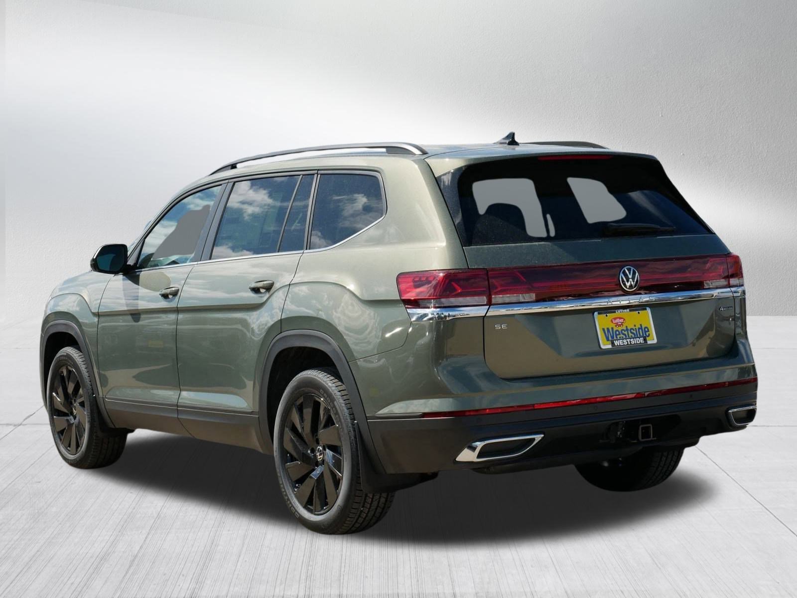 2025 Volkswagen Atlas SE Technology photo 2