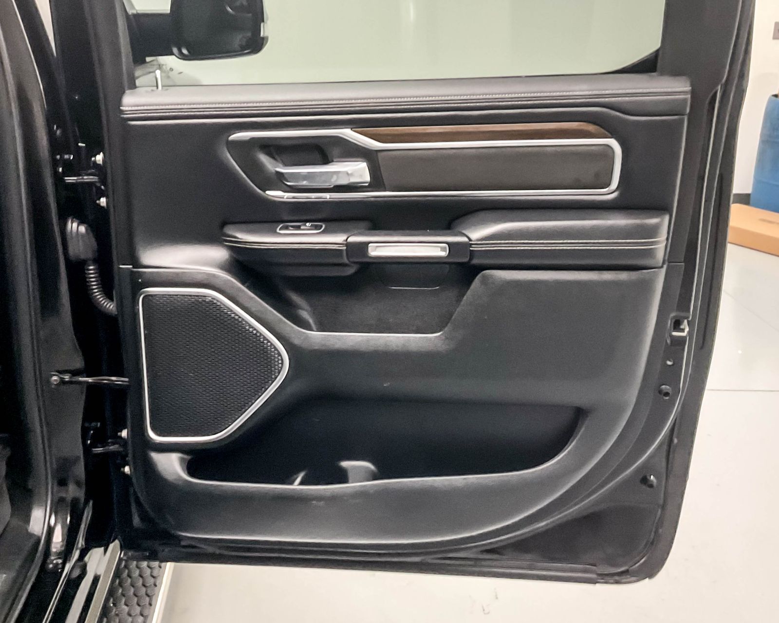 2021 Ram 1500 Laramie photo 17