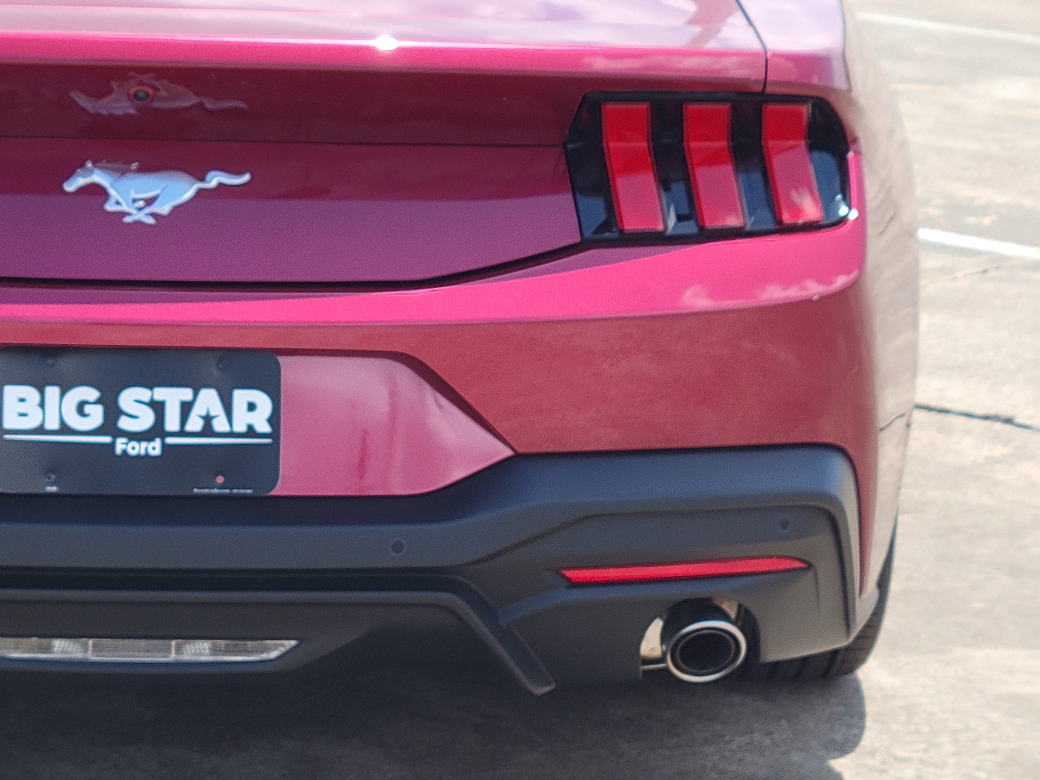 2025 Ford Mustang EcoBoost photo 2