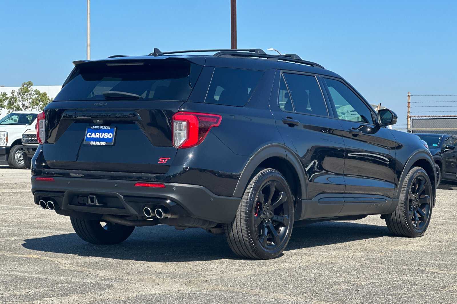 2021 Ford Explorer ST photo 2