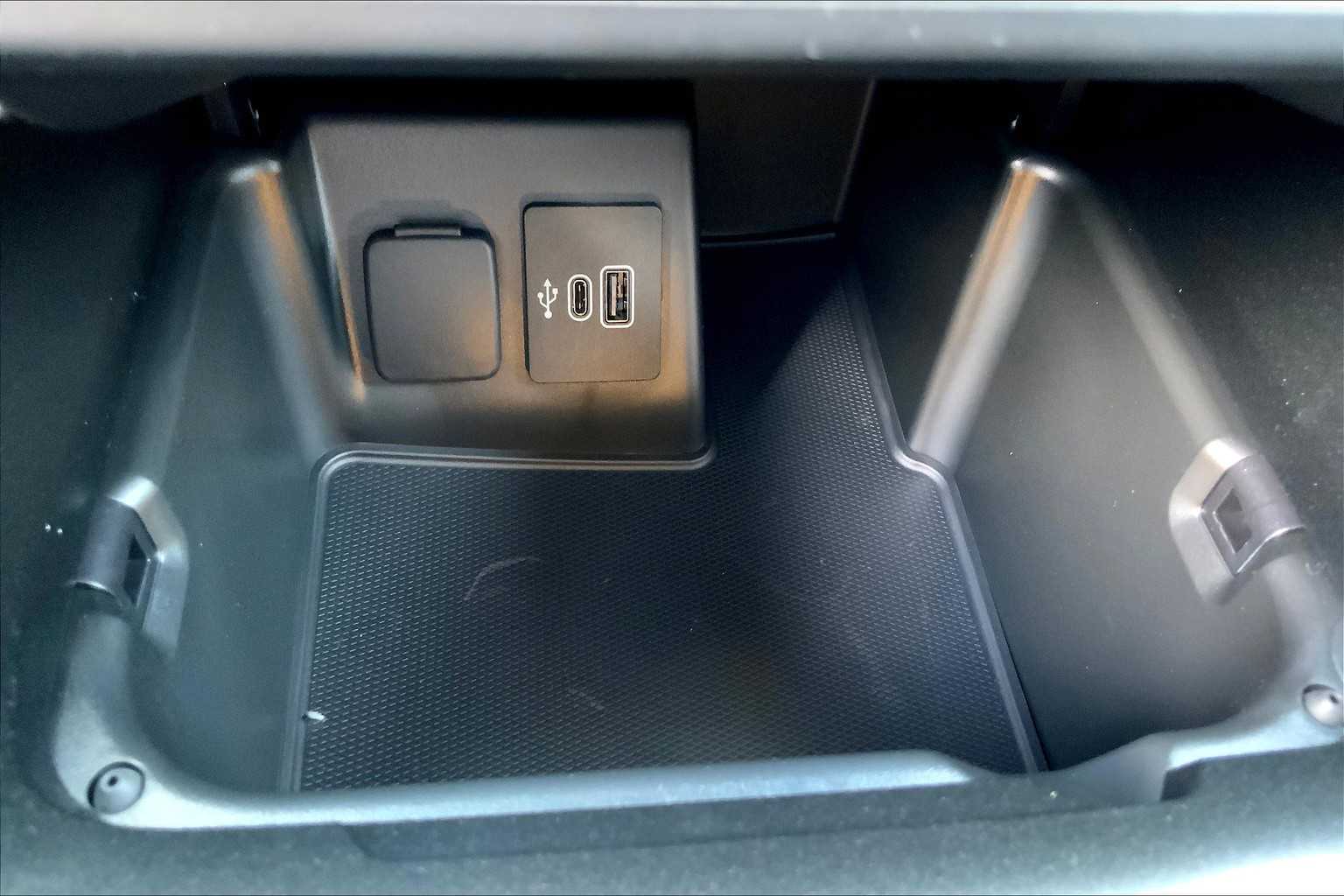 2025 Ford Explorer ST photo 18