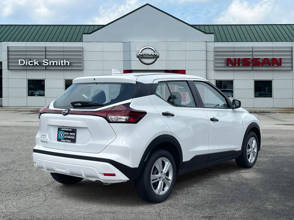 2025 Nissan Kicks Play S photo 4