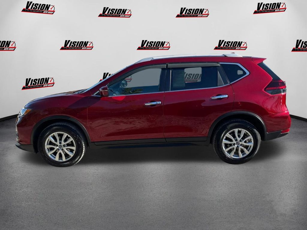 2019 Nissan Rogue SV photo 8