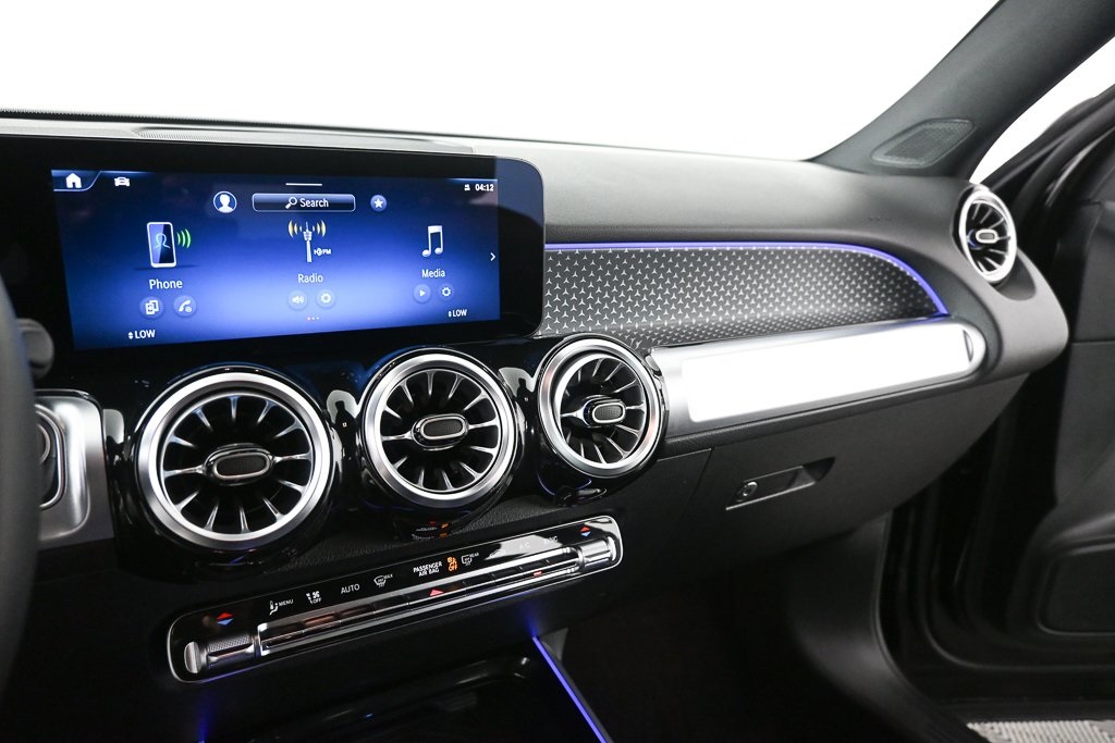 2024 Mercedes Benz GLB 250 photo 11