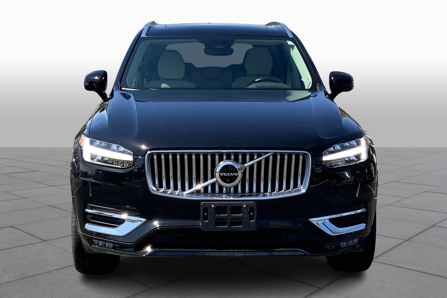 2023 Volvo XC90 Plus photo 3