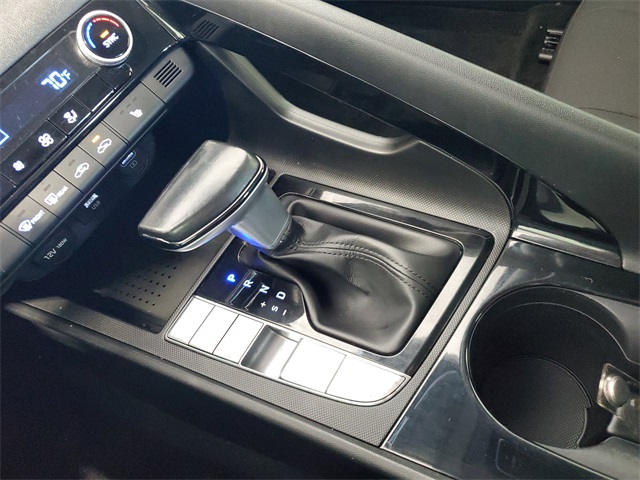 2021 Hyundai Elantra SEL photo 18