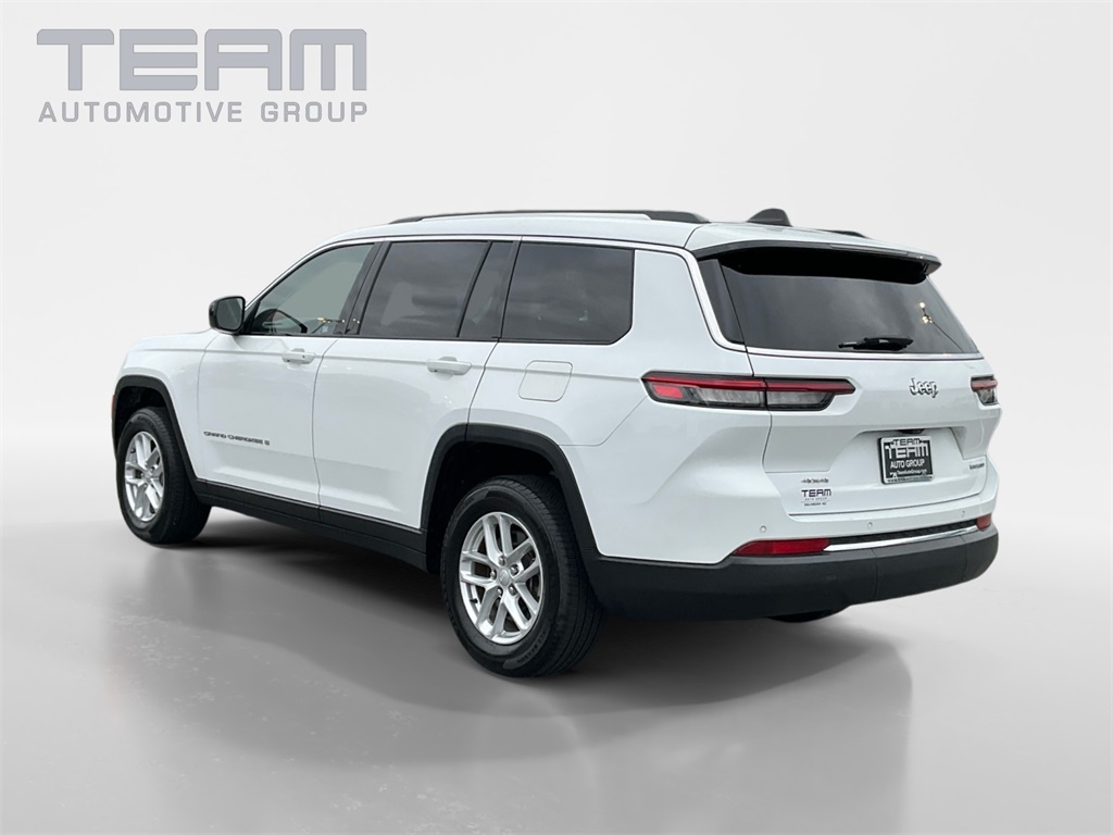 2023 Jeep Grand Cherokee Laredo photo 3