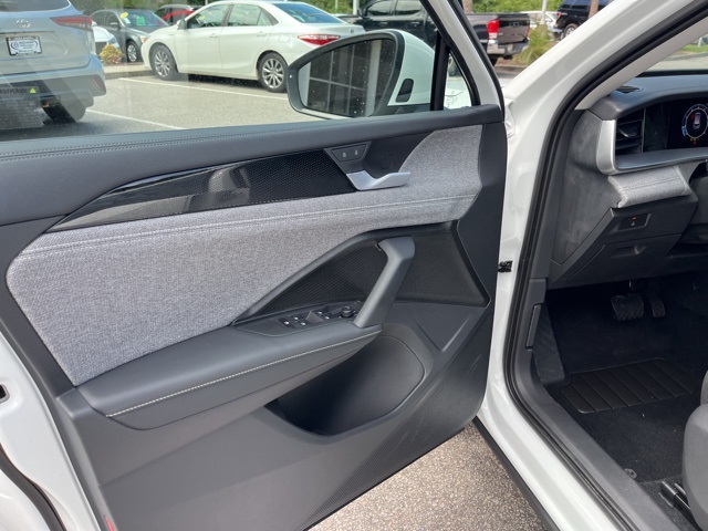 2025 Volkswagen Tiguan S photo 2