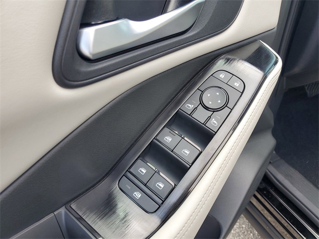 2025 Nissan Rogue SV photo 5