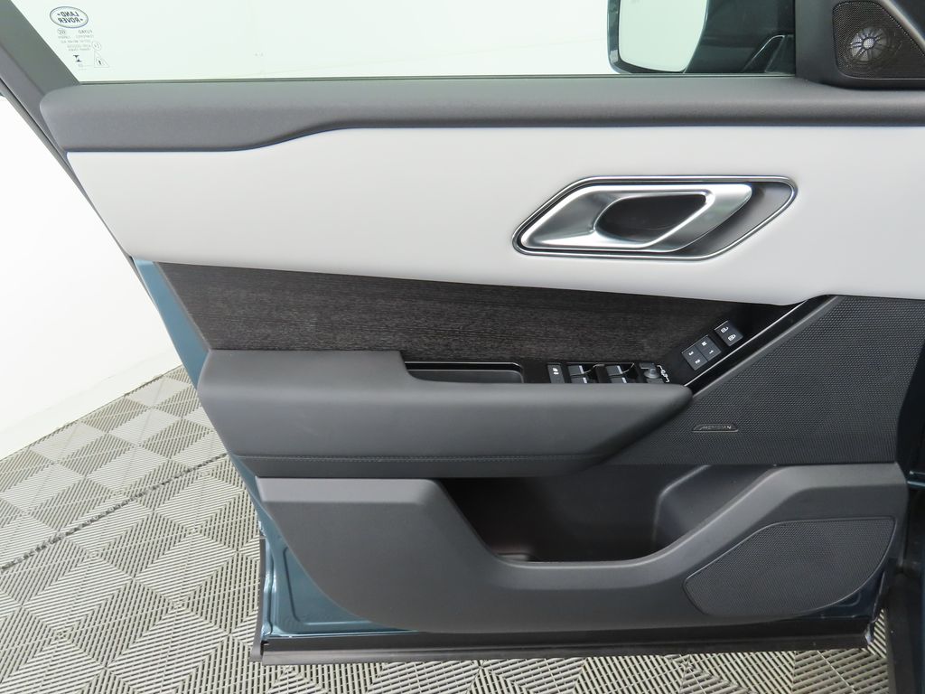 2026 Land Rover Range Rover Velar S photo 22