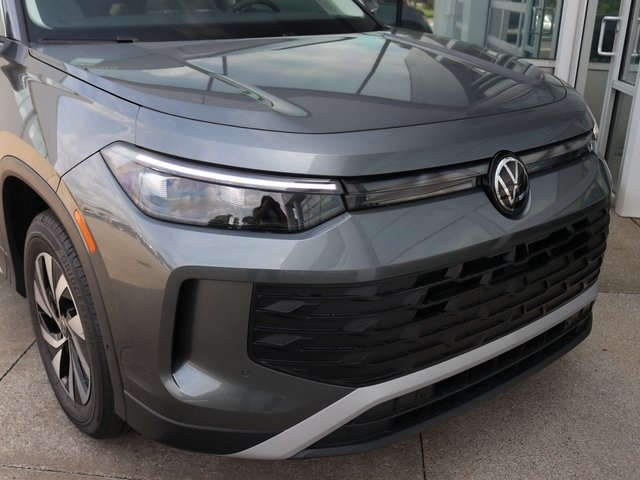 2025 Volkswagen Tiguan S photo 3