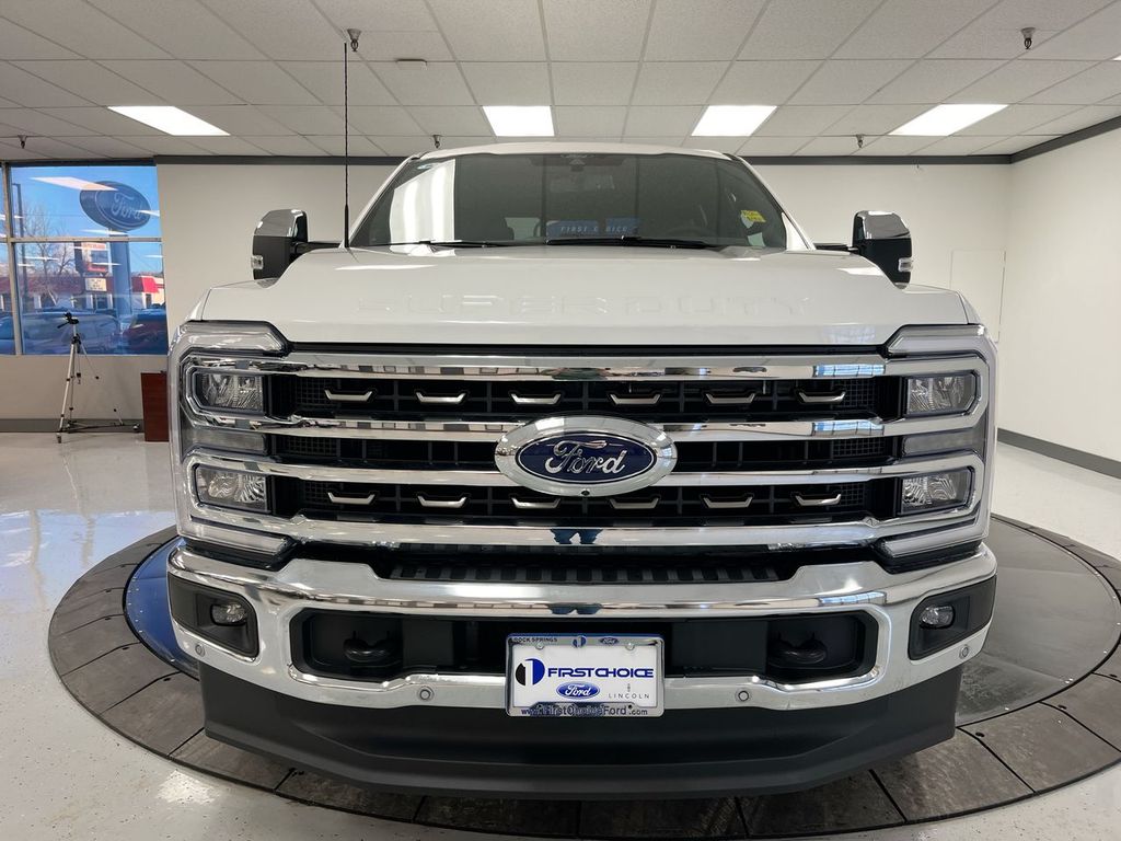 2025 Ford F-350 King Ranch photo 3