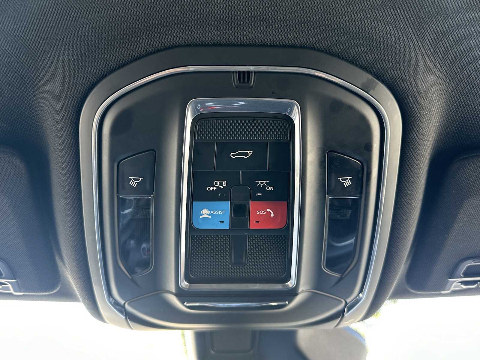 2024 Jeep Grand Cherokee Altitude photo 21
