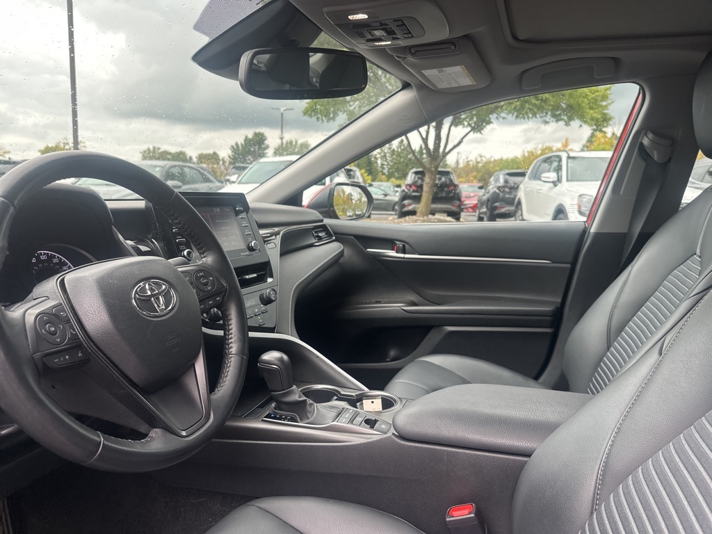 2023 Toyota Camry SE photo 2