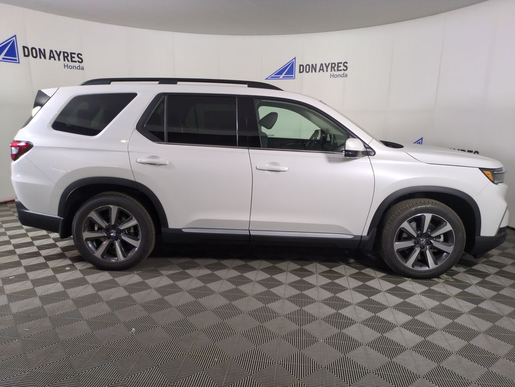 2025 Honda Pilot Touring photo 6