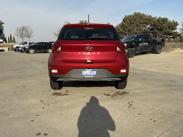 2025 Hyundai Venue Limited photo 4