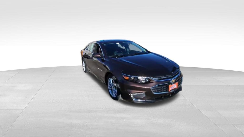 2016 Chevrolet Malibu 1LT photo 2
