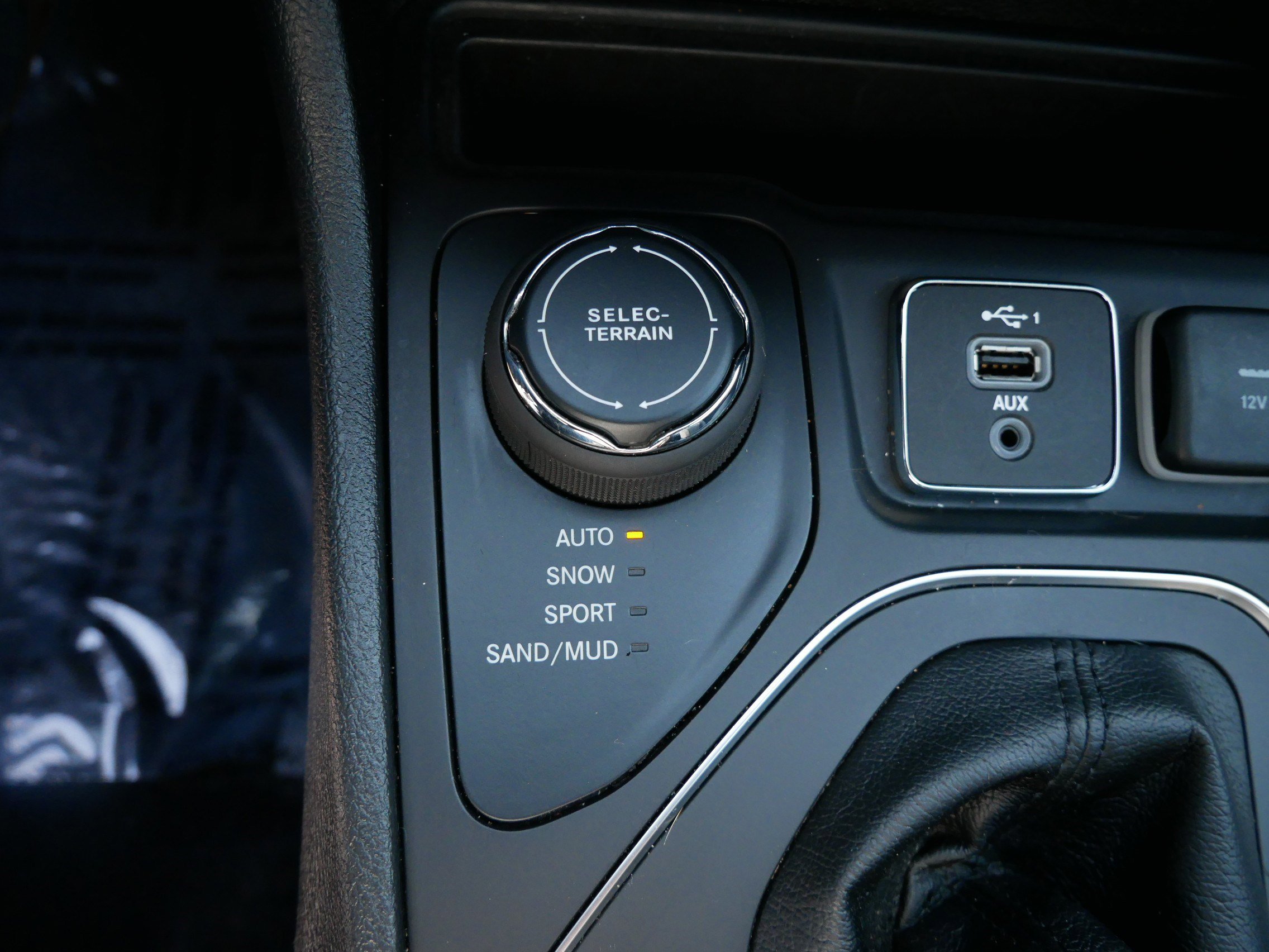 2021 Jeep Cherokee Altitude Latitude Lux photo 30