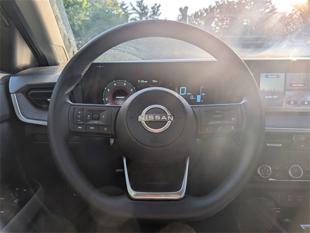 2025 Nissan Kicks SV photo 12