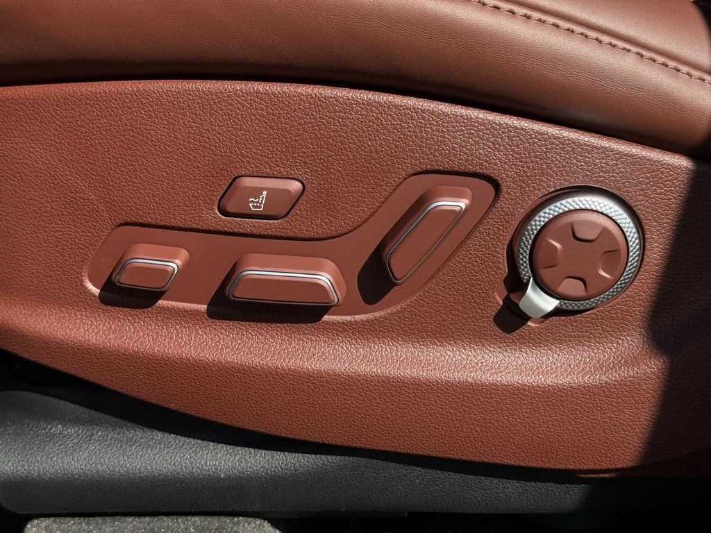 2025 Genesis GV80 3.5T Prestige photo 28