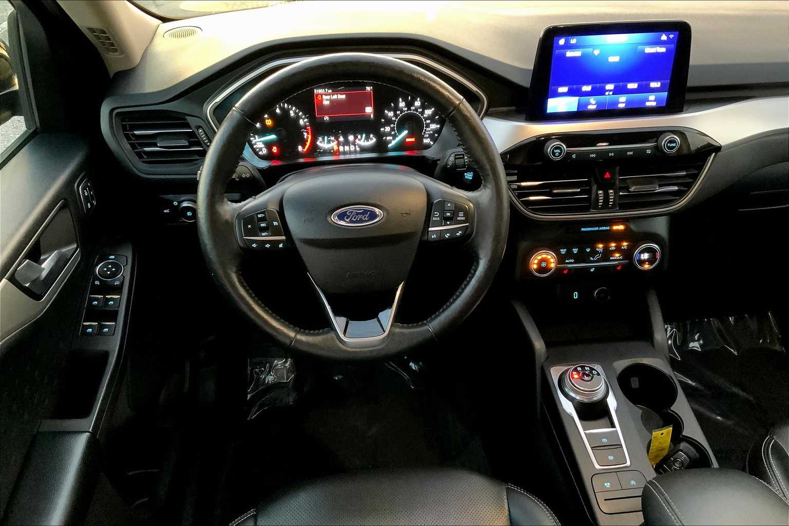 2020 Ford Escape SEL photo 5