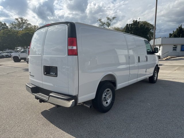 2025 Chevrolet Express Cargo 2500 photo 3