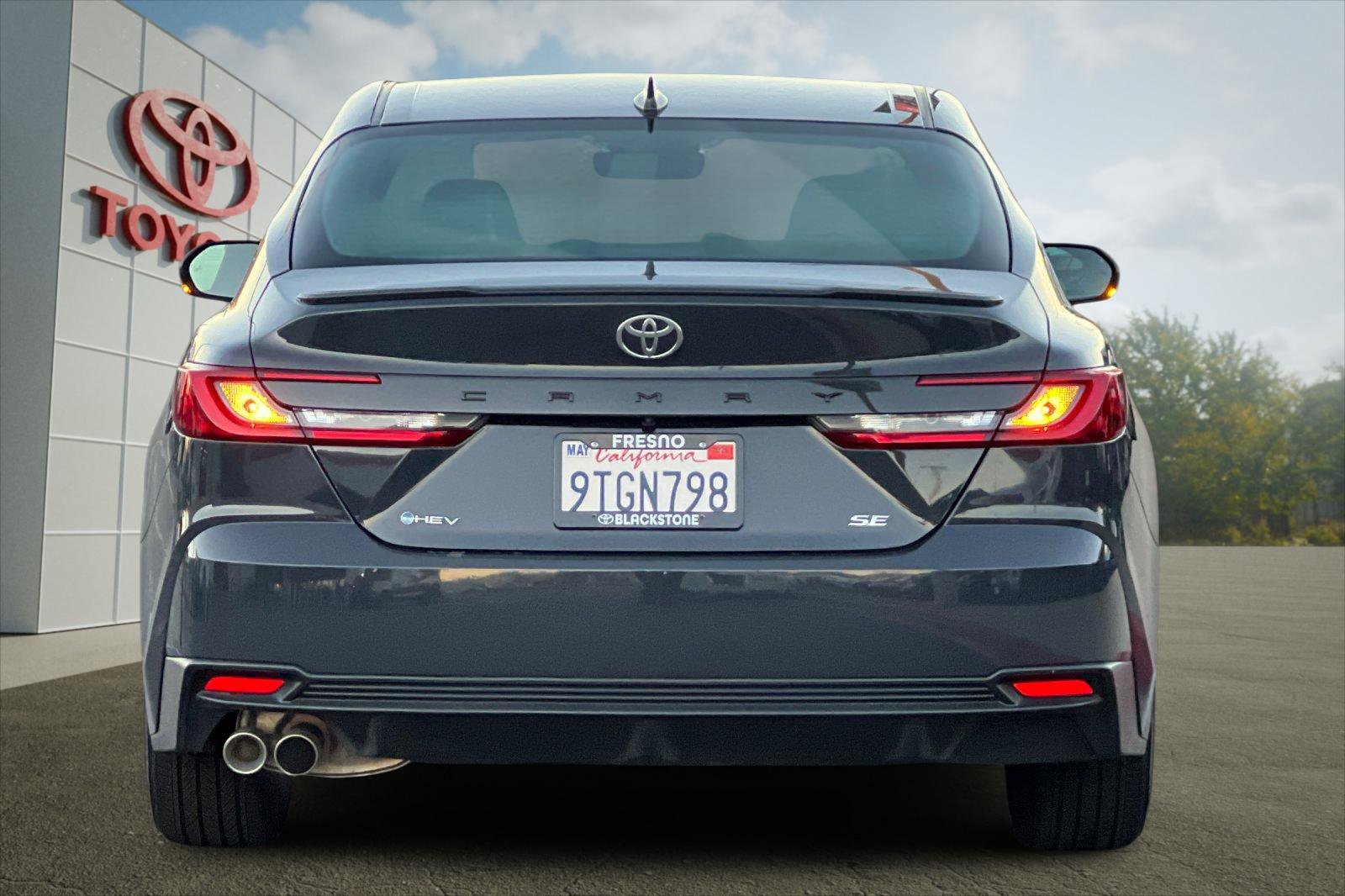 2025 Toyota Camry SE photo 2