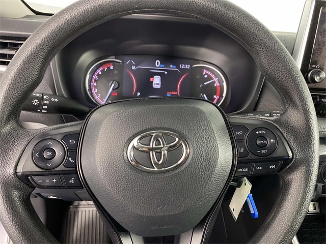 2023 Toyota RAV4 LE photo 10