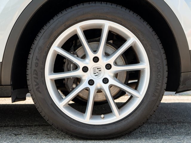 2022 Porsche Cayenne Coupe Base photo 12