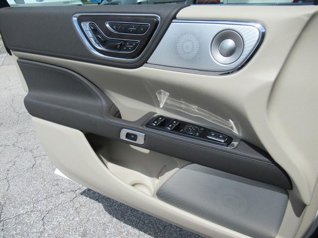 2020 Lincoln Continental Reserve photo 24