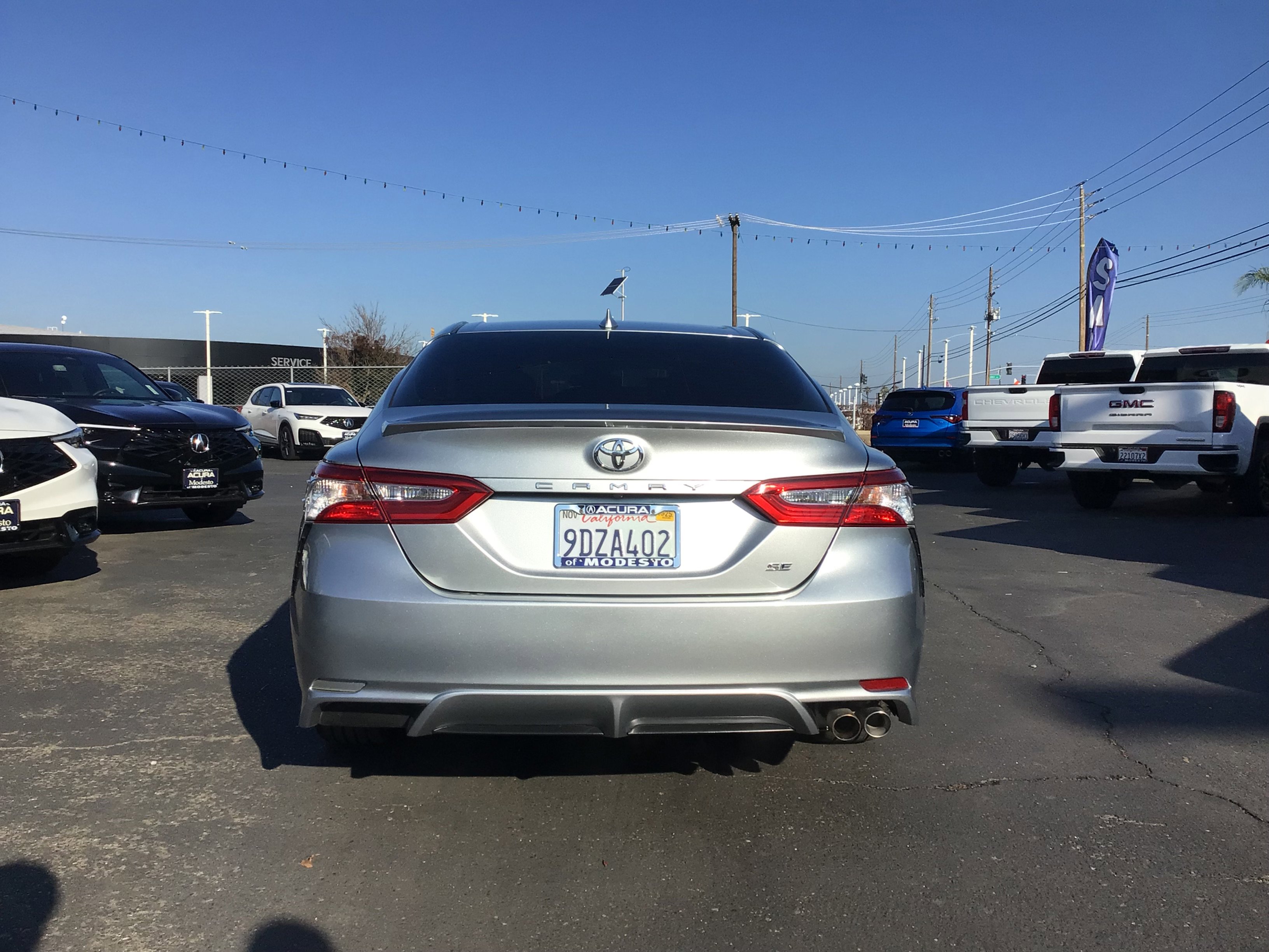 2020 Toyota Camry SE photo 2