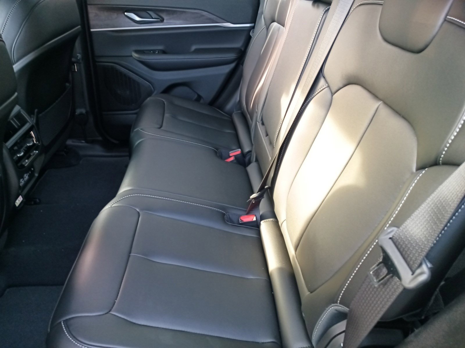 2025 Jeep Grand Cherokee Limited photo 19