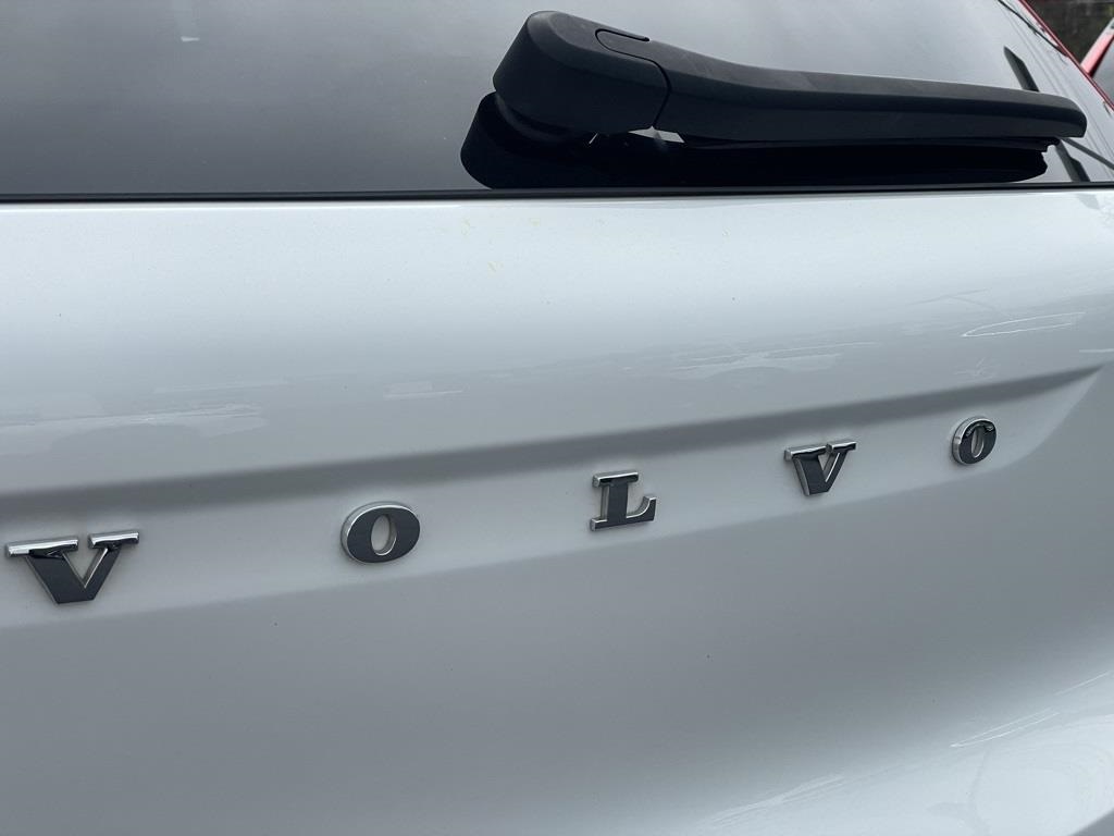 2023 Volvo XC40 Plus photo 22