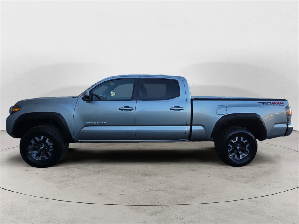 2023 Toyota Tacoma TRD Off-Road photo 2